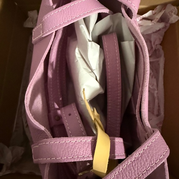 PLG Classic Crossbody in Calla Lily - Picture 4 of 4